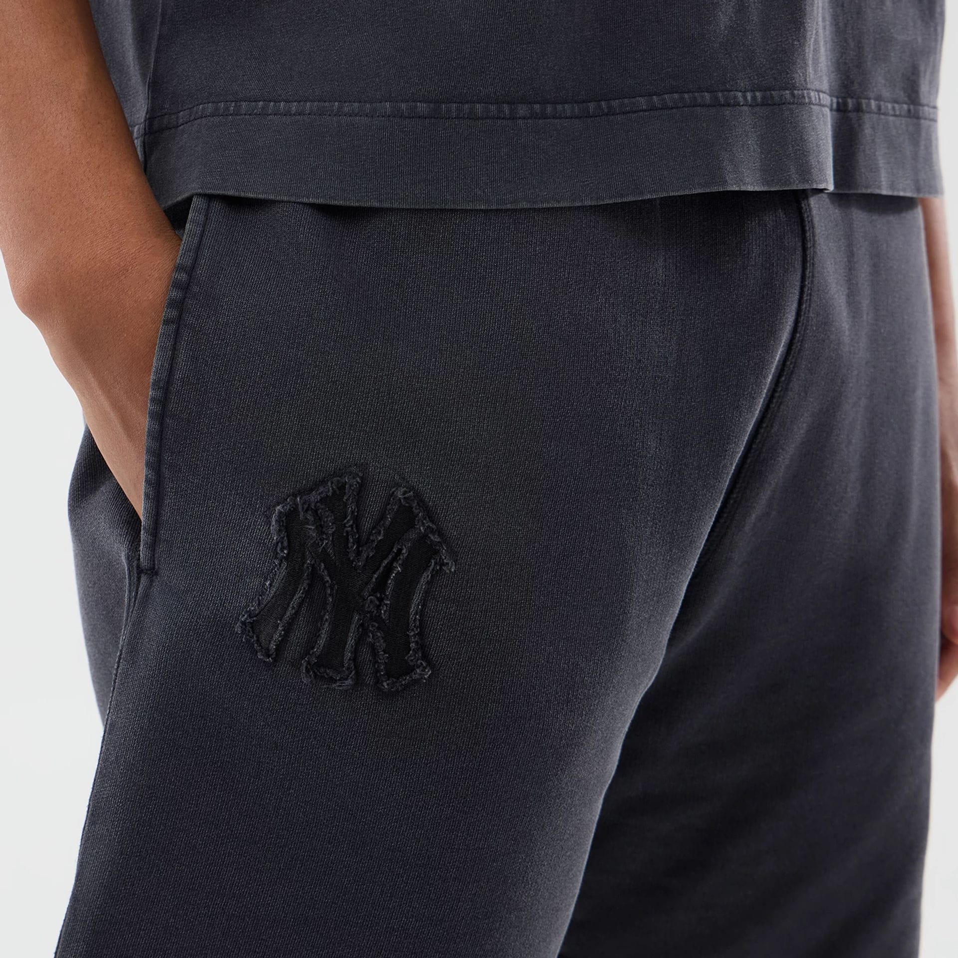 New York Yankees MLB Washed Black Shorts - Image 3