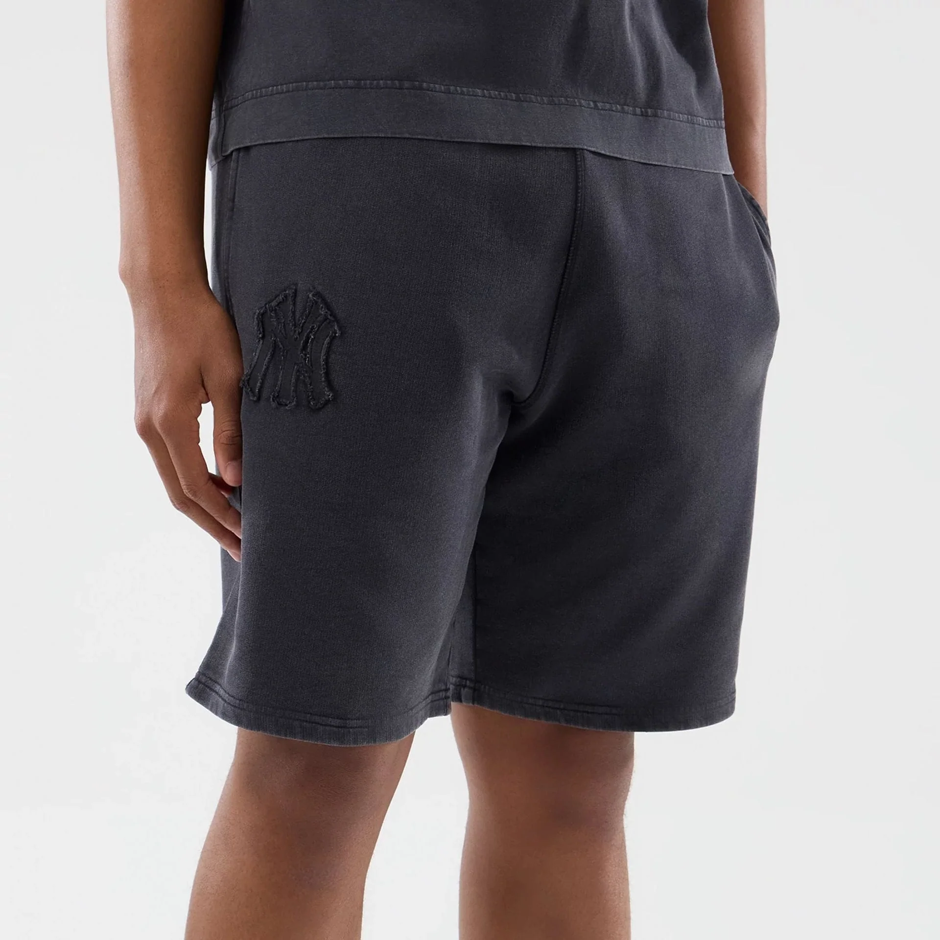 New York Yankees MLB Washed Black Shorts - Image 5
