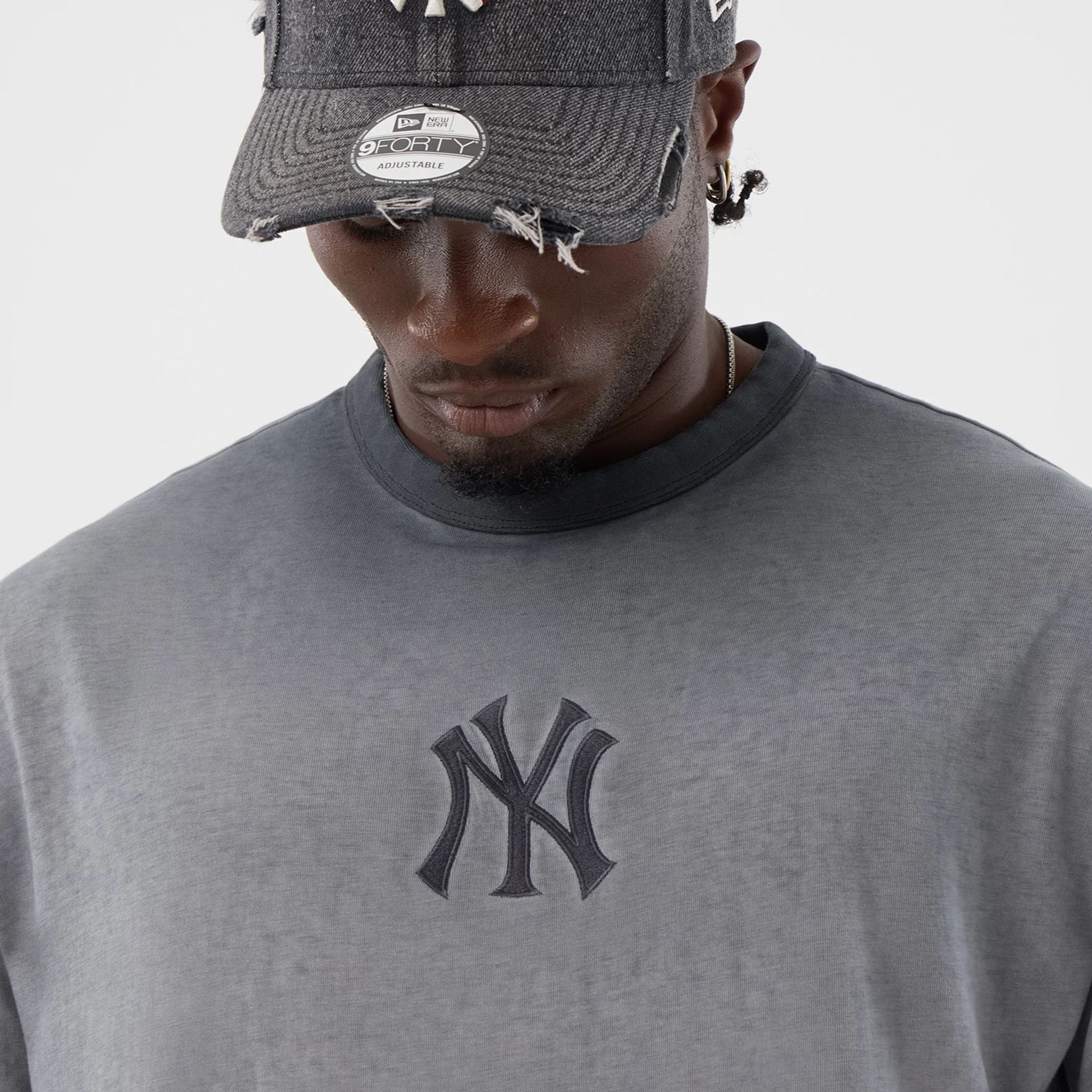 New York Yankees MLB Washed Logo Black T-Shirt - Image 4