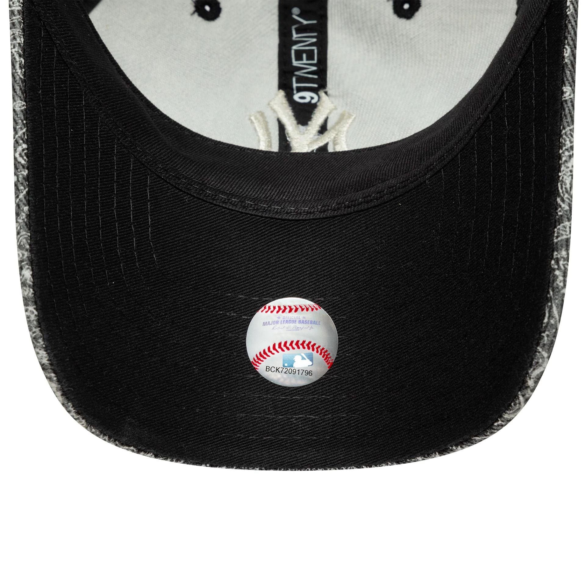 New York Yankees MLB Washed Paisley Black 9TWENTY Cap - Image 5