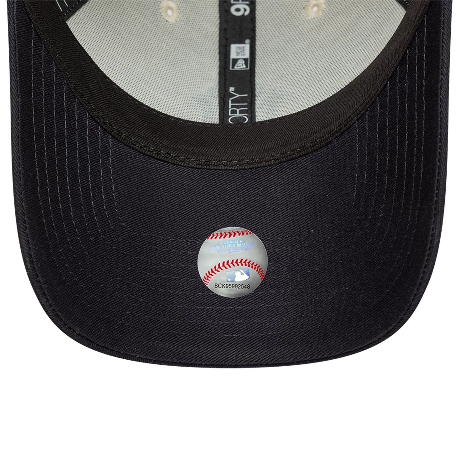 New York Yankees MLB World Series Patch Cream 9FORTY Adjustable Cap - Image 6