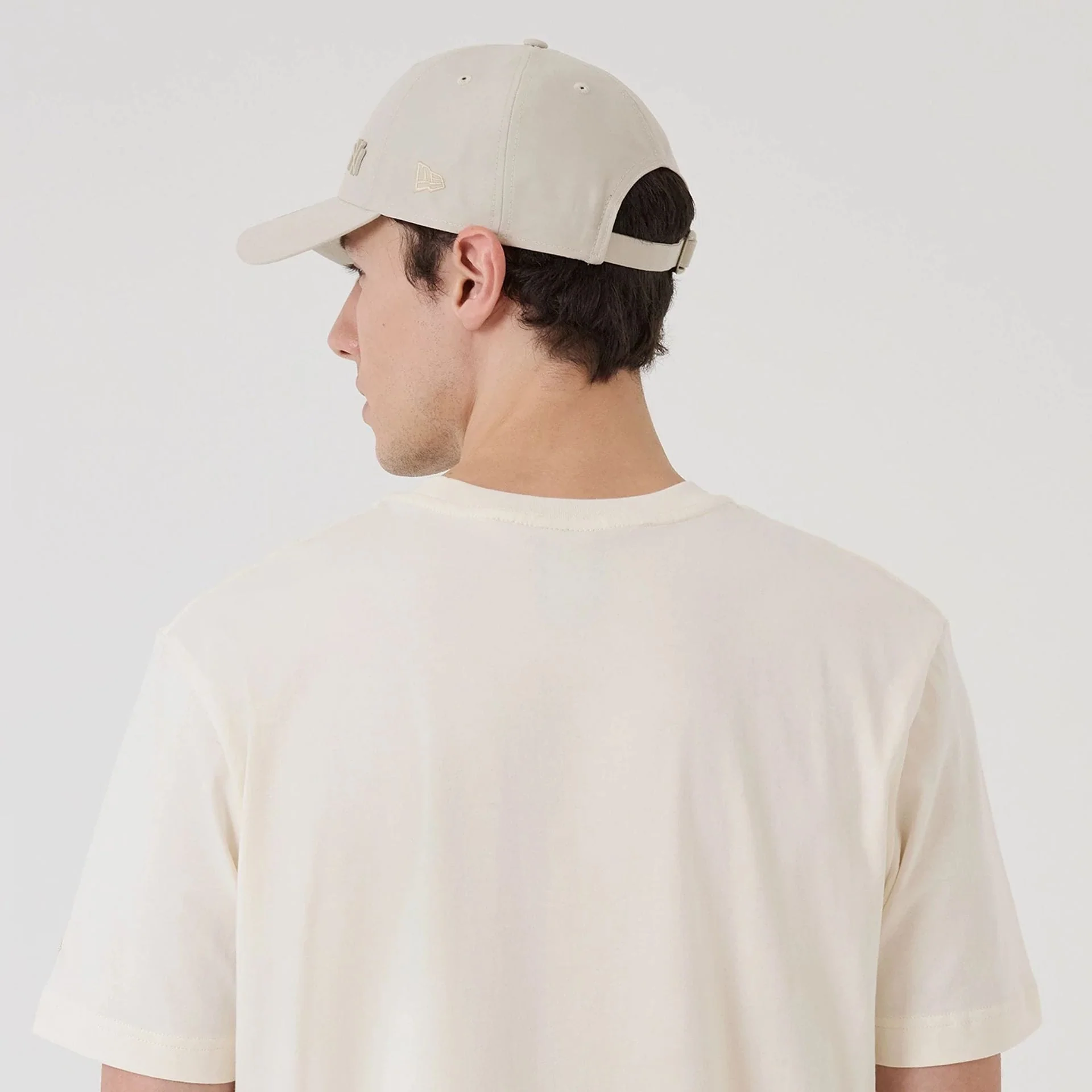 New York Yankees MLB X Looney Tunes Cream T-Shirt - Image 7