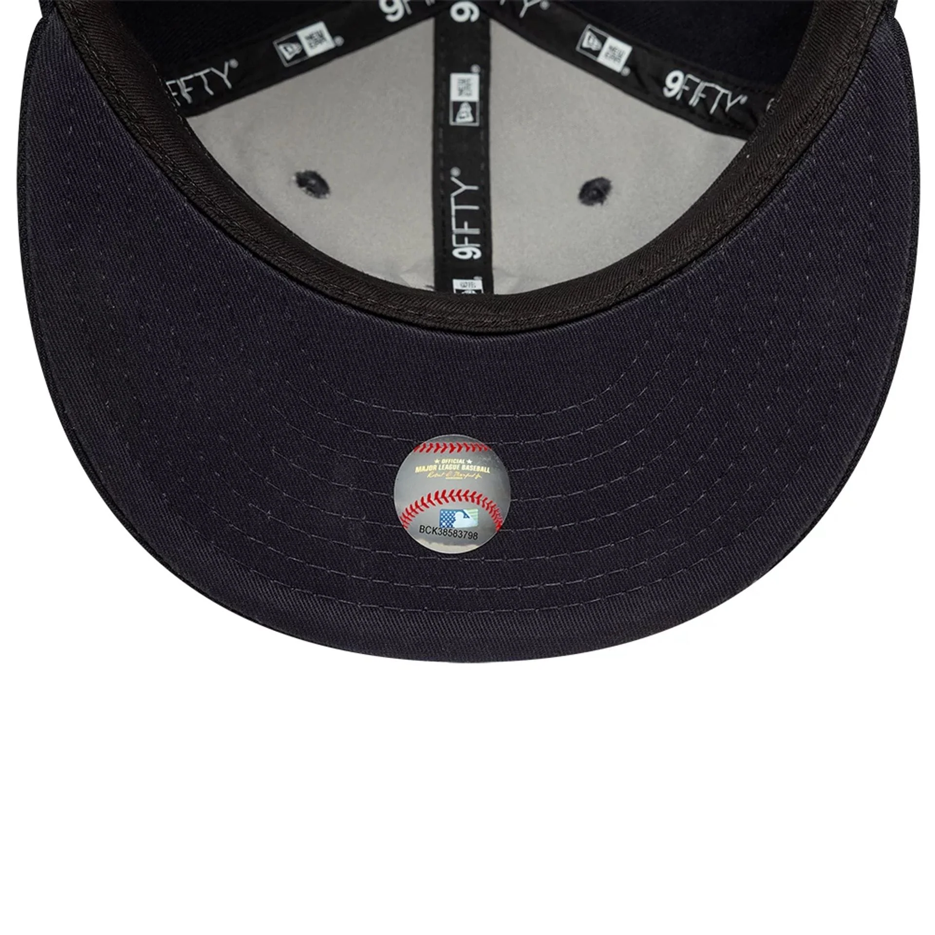 New York Yankees MLB X Saint Mxxxxxx Navy Retro Crown 9FIFTY Snapback Adjustable Cap - Image 7