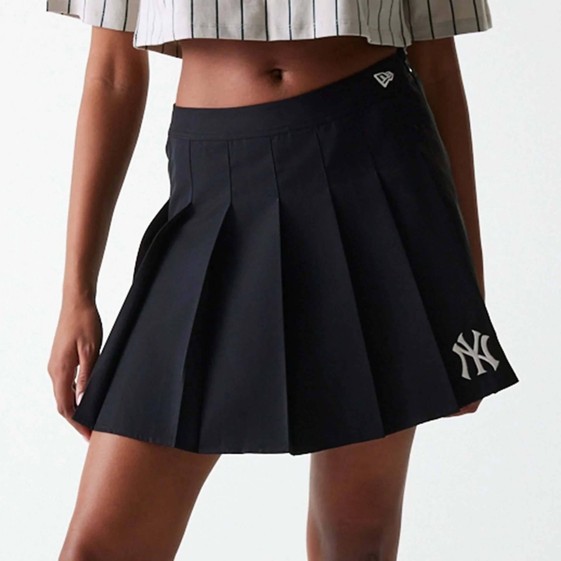 New York Yankees Womens MLB Black Tennis Skirt - Image 3