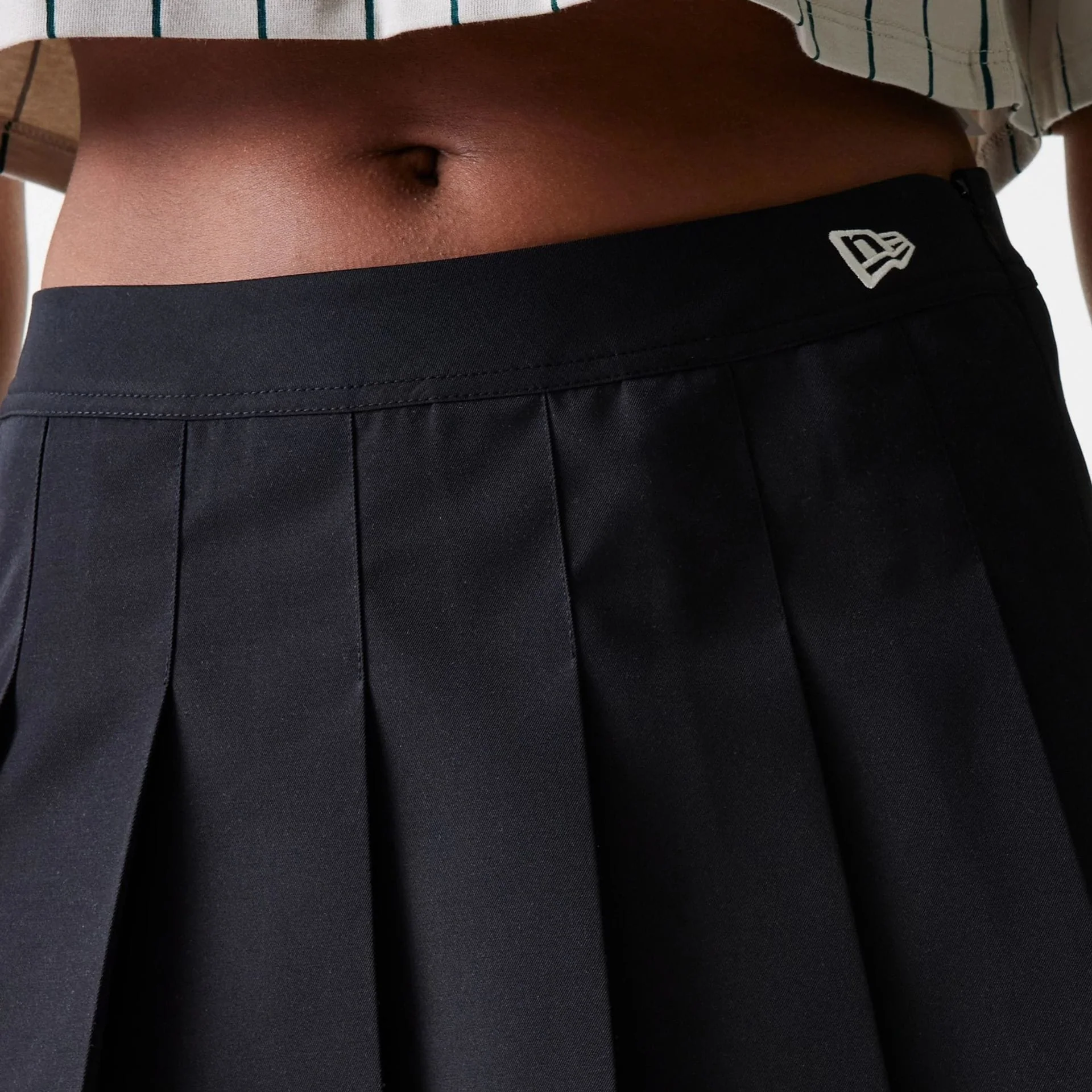 New York Yankees Womens MLB Black Tennis Skirt - Image 6