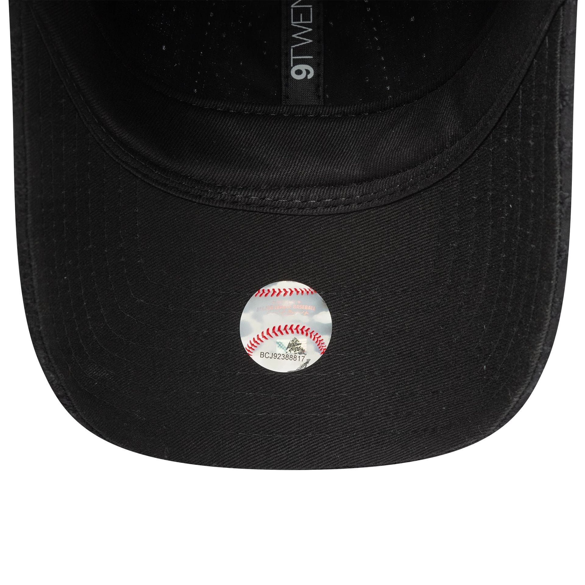 New York Yankees Womens MLB Broderie Black 9TWENTY Adjustable Cap - Image 5