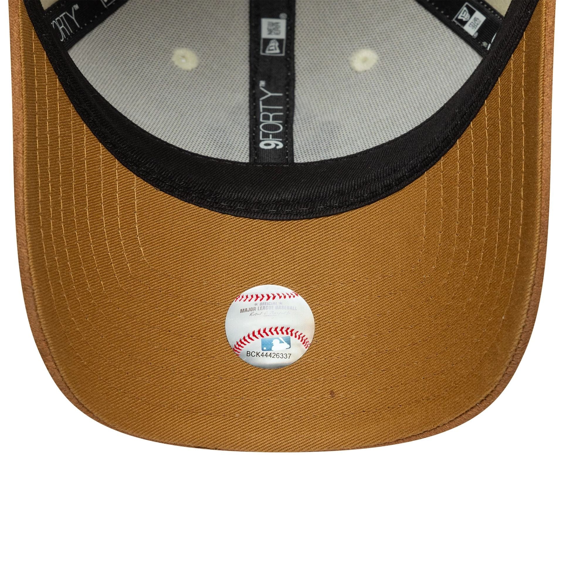 New York Yankees Womens MLB Faux Suede Cream 9FORTY Adjustable Cap - Image 5