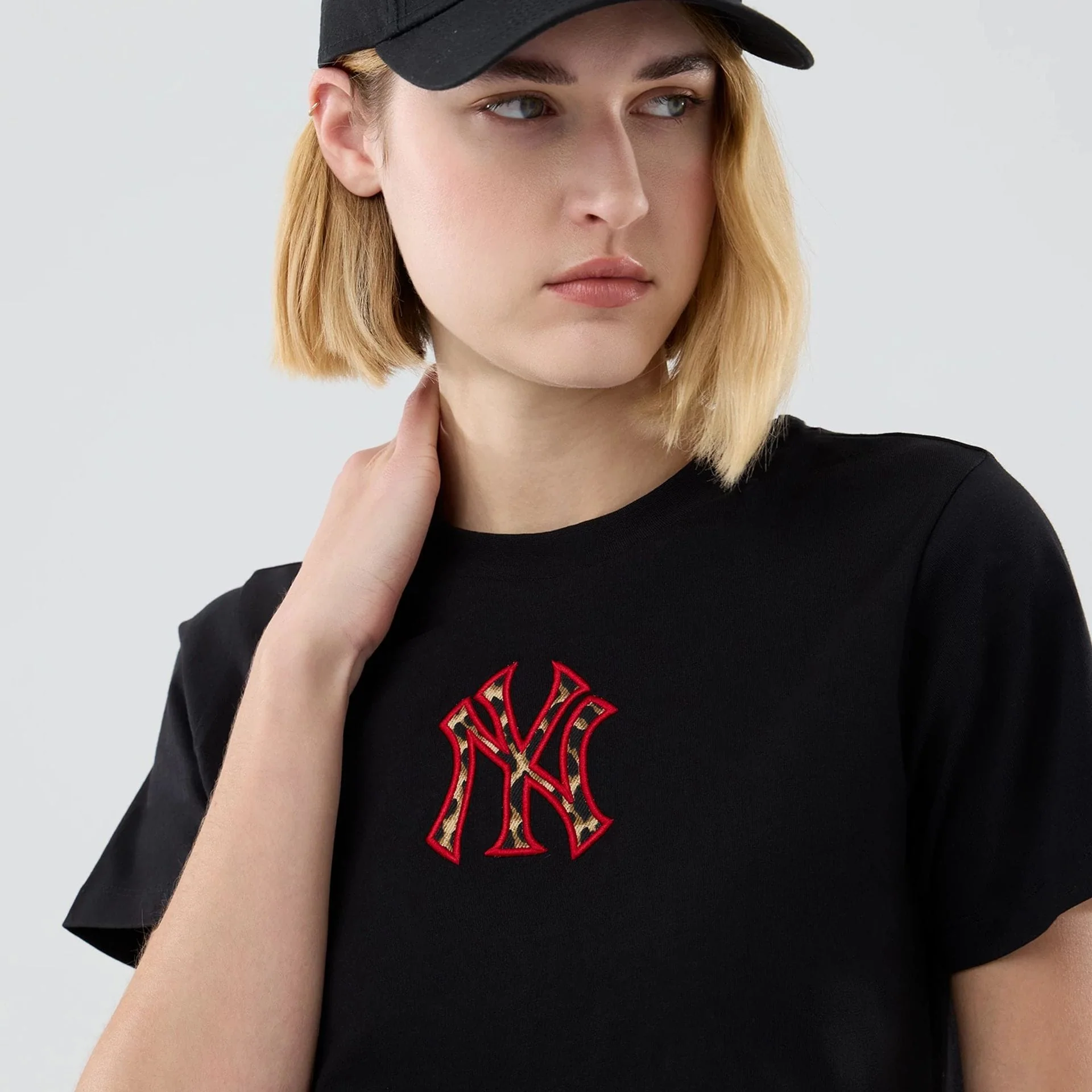 New York Yankees Womens MLB Infill Black T-shirt - Image 5