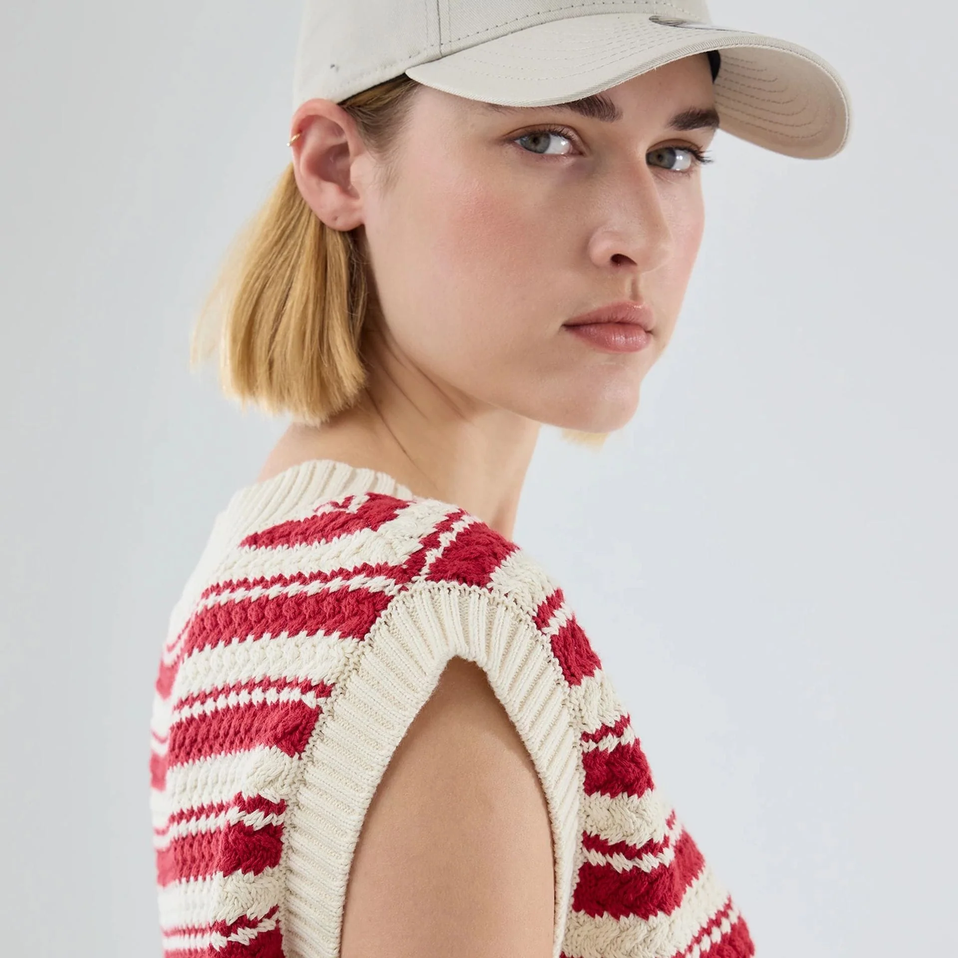 New York Yankees Womens MLB Knit Stripe Dark Red Sleeveless V-neck Sweater - Image 5