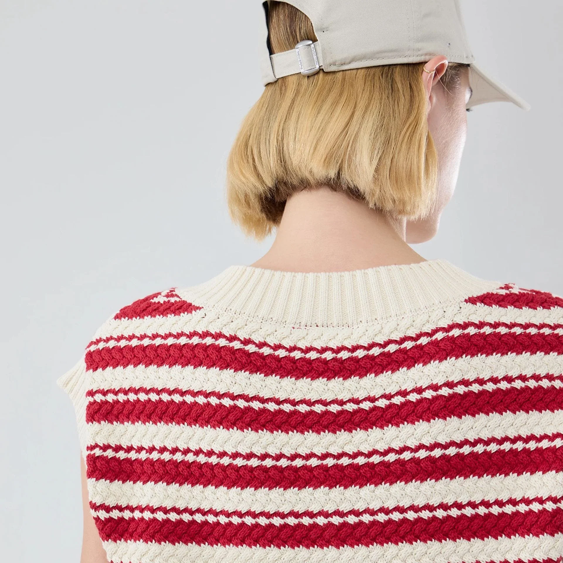 New York Yankees Womens MLB Knit Stripe Dark Red Sleeveless V-neck Sweater - Image 7