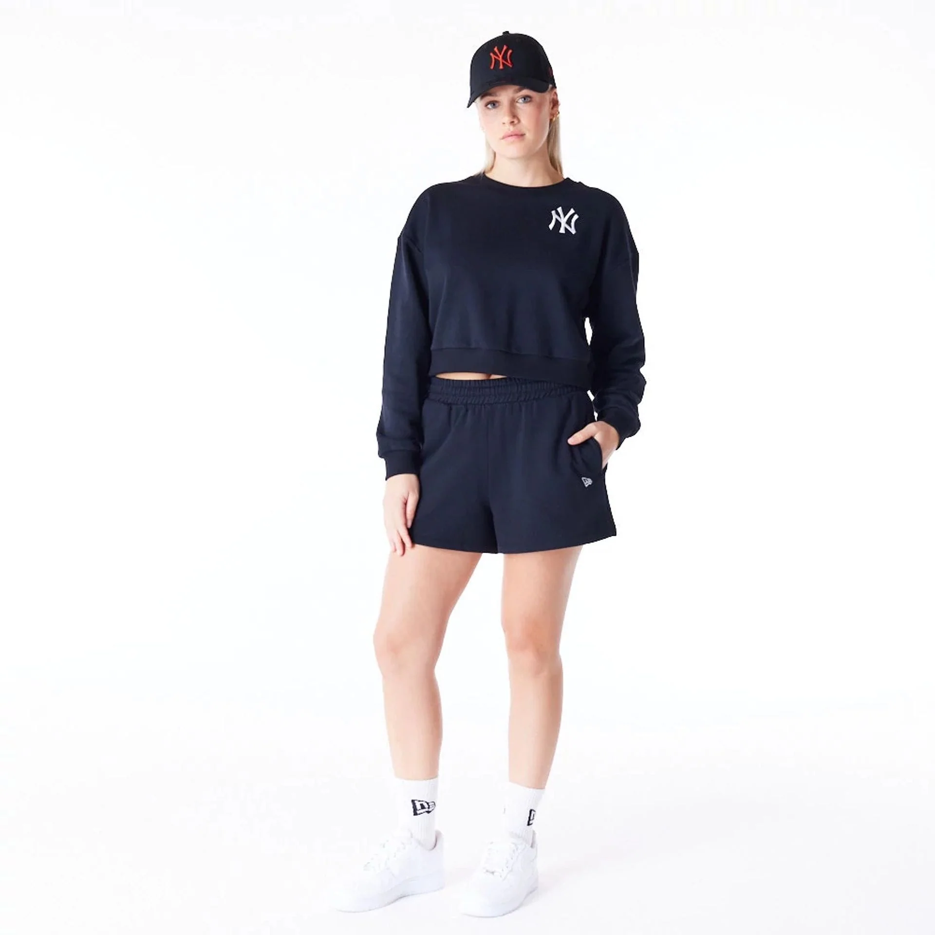New York Yankees Womens MLB League Essential Black Crop Crew Neck Sweatshirt - Image 3