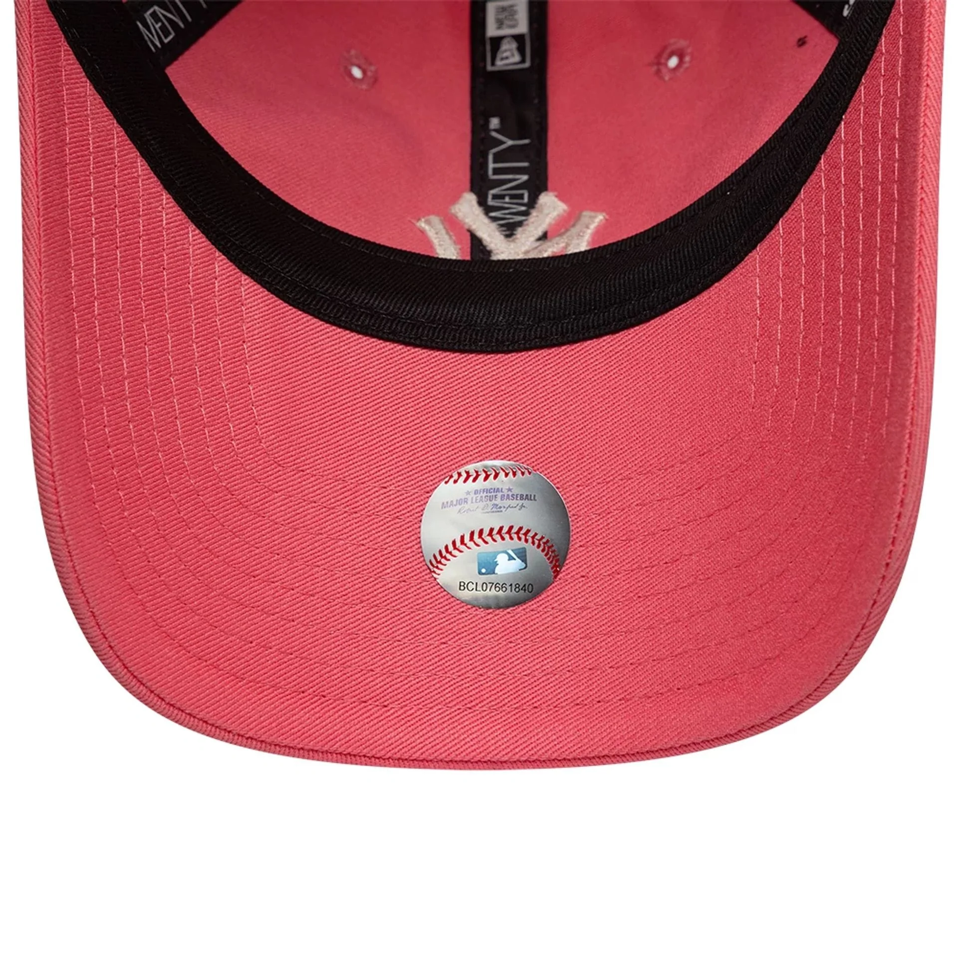 New York Yankees Womens MLB League Essential Pink 9TWENTY Adjustable Cap - Image 5