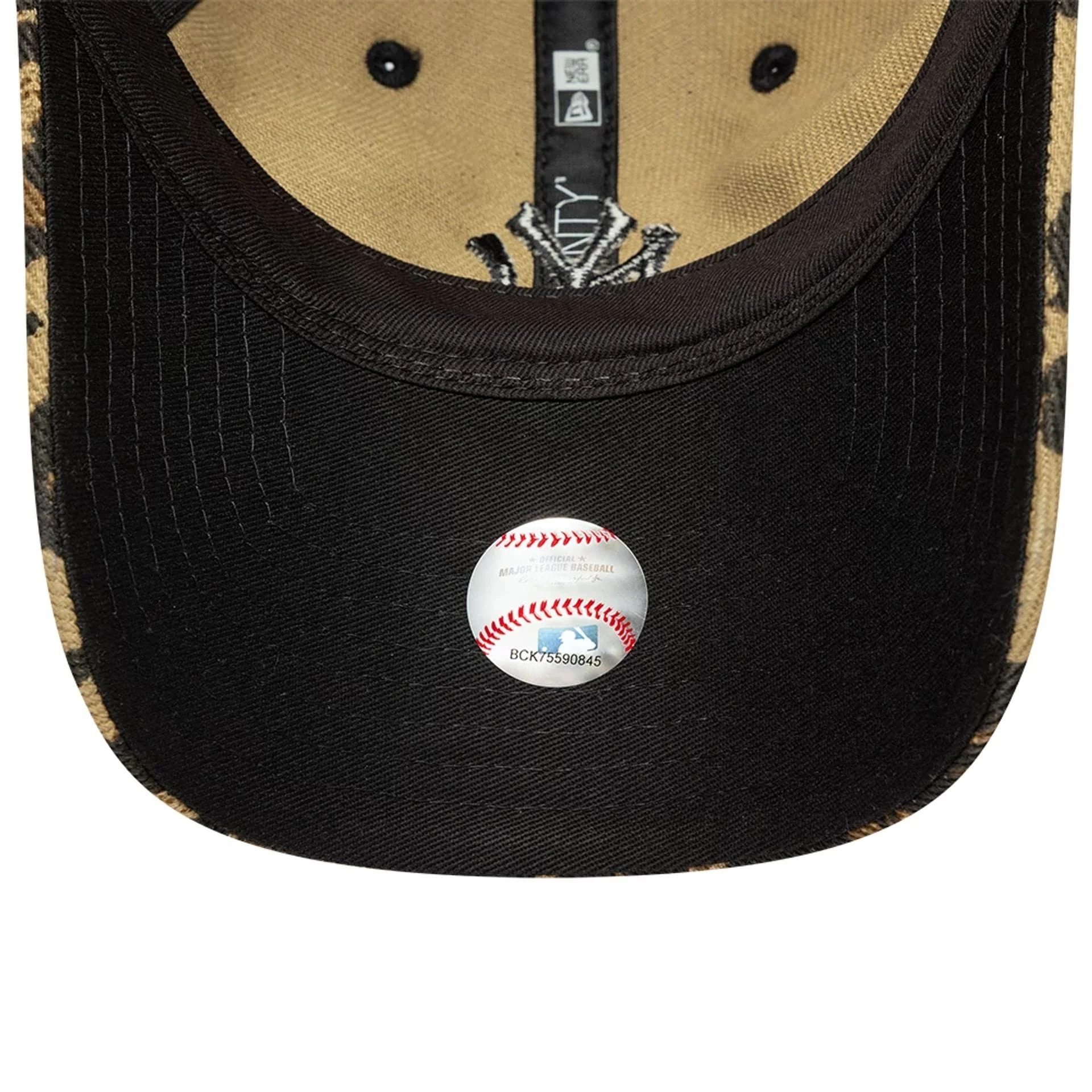 New York Yankees Womens MLB Leopard Dark Brown 9TWENTY Adjustable Cap - Image 5