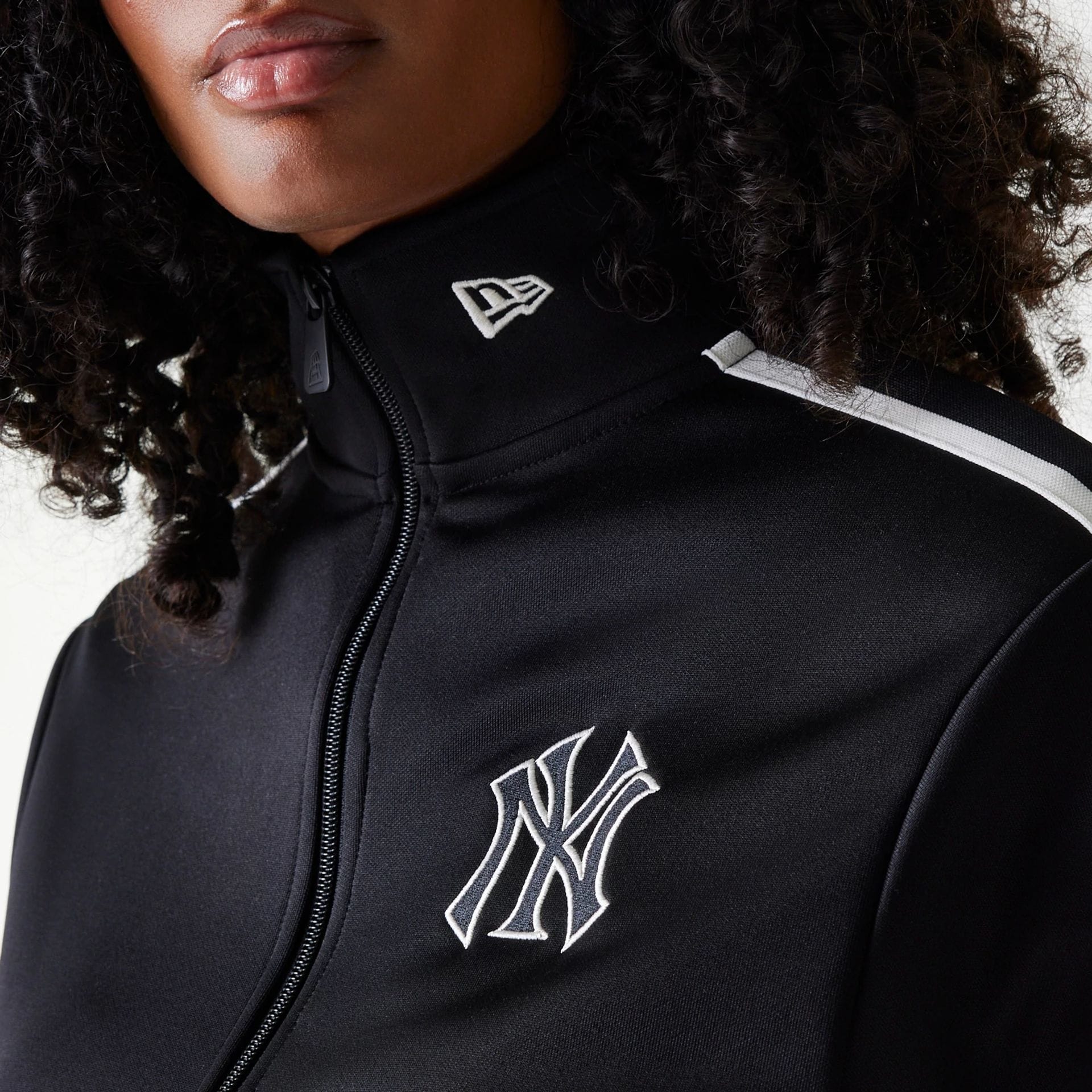 New York Yankees Womens MLB Midi Logo Black Track Jacket - Image 8