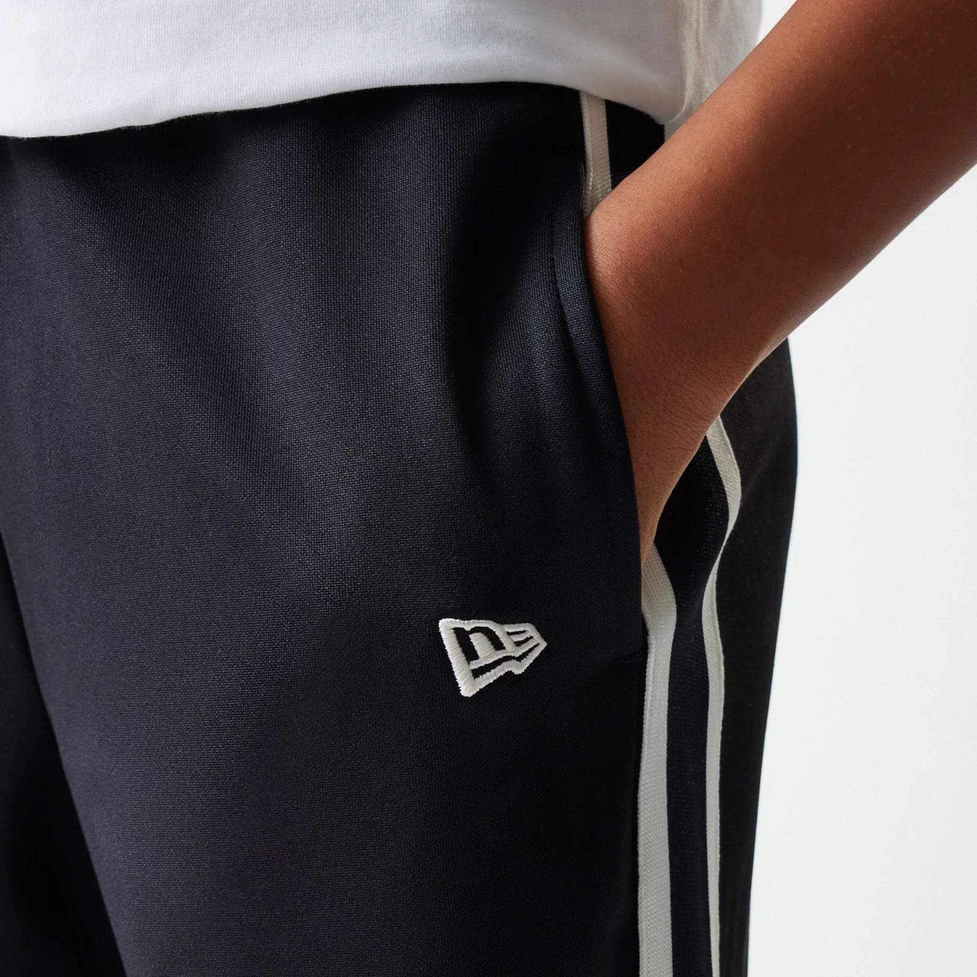 New York Yankees Womens MLB Midi Logo Black Track Pants - Image 4