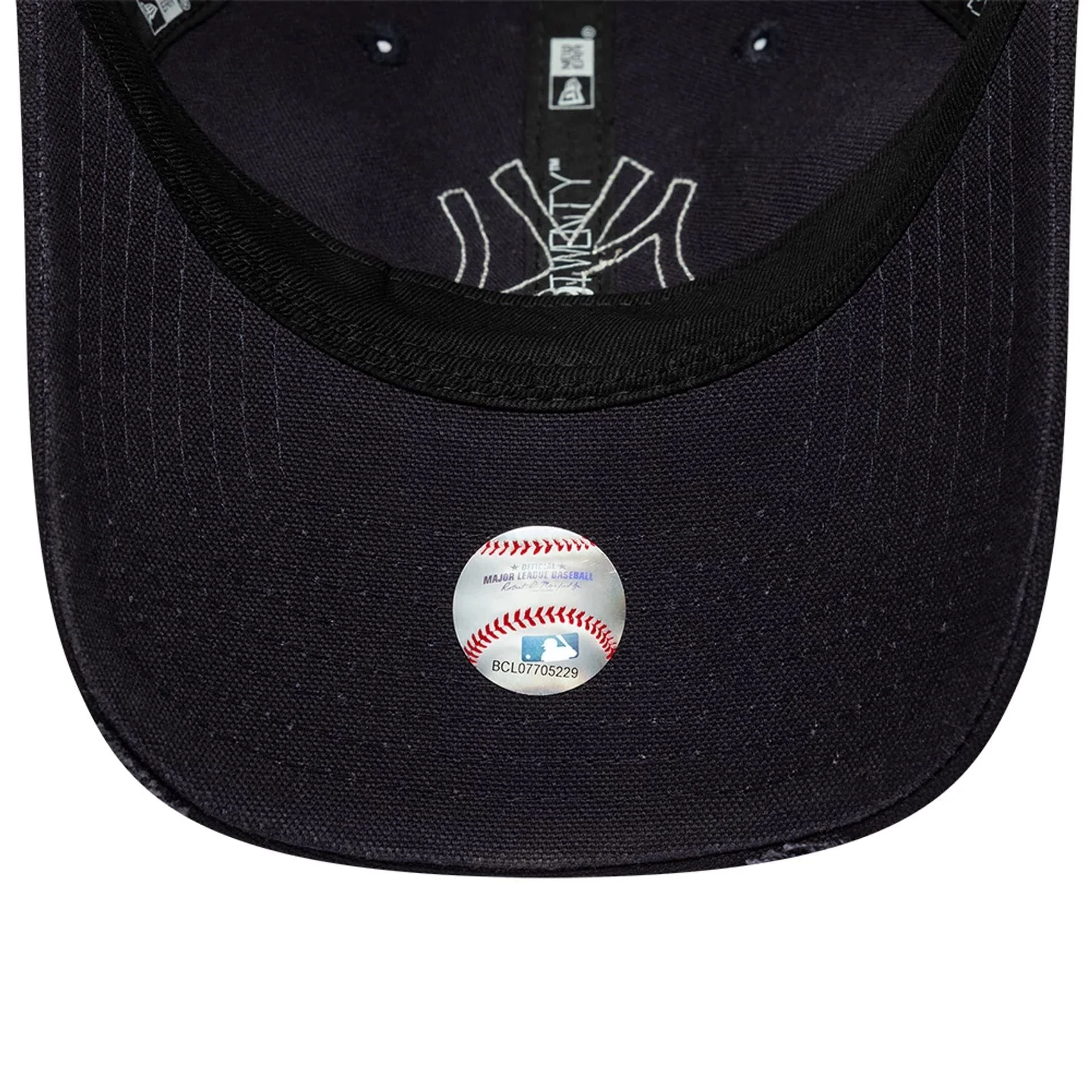 New York Yankees Womens MLB Navy 9TWENTY Trucker Adjustable Cap - Image 5
