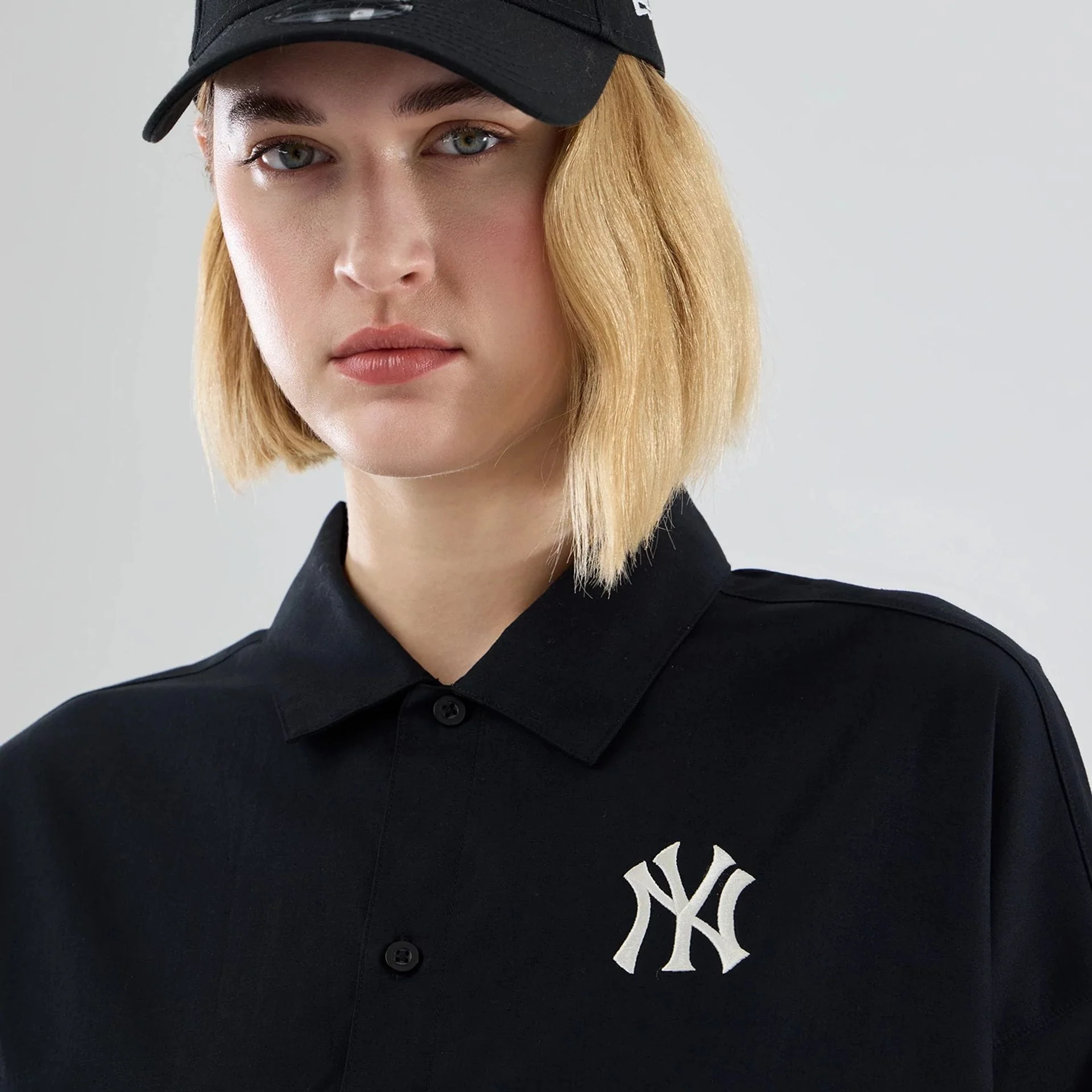 New York Yankees Womens MLB Shirt Black Long Sleeve Shirt - Image 6