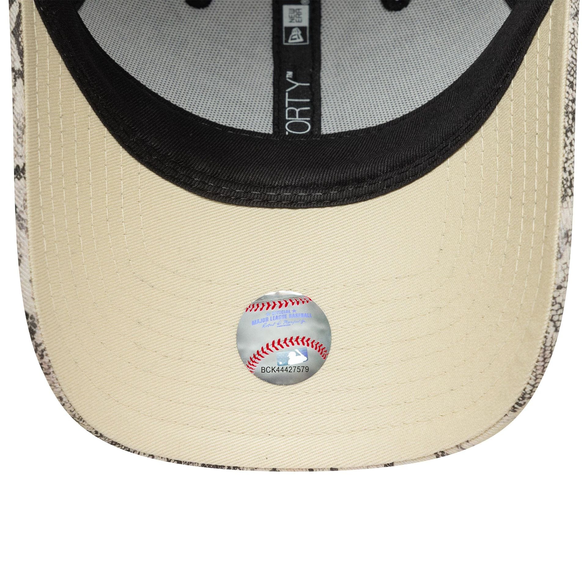 New York Yankees Womens MLB Snake Grey 9FORTY Adjustable Cap - Image 5