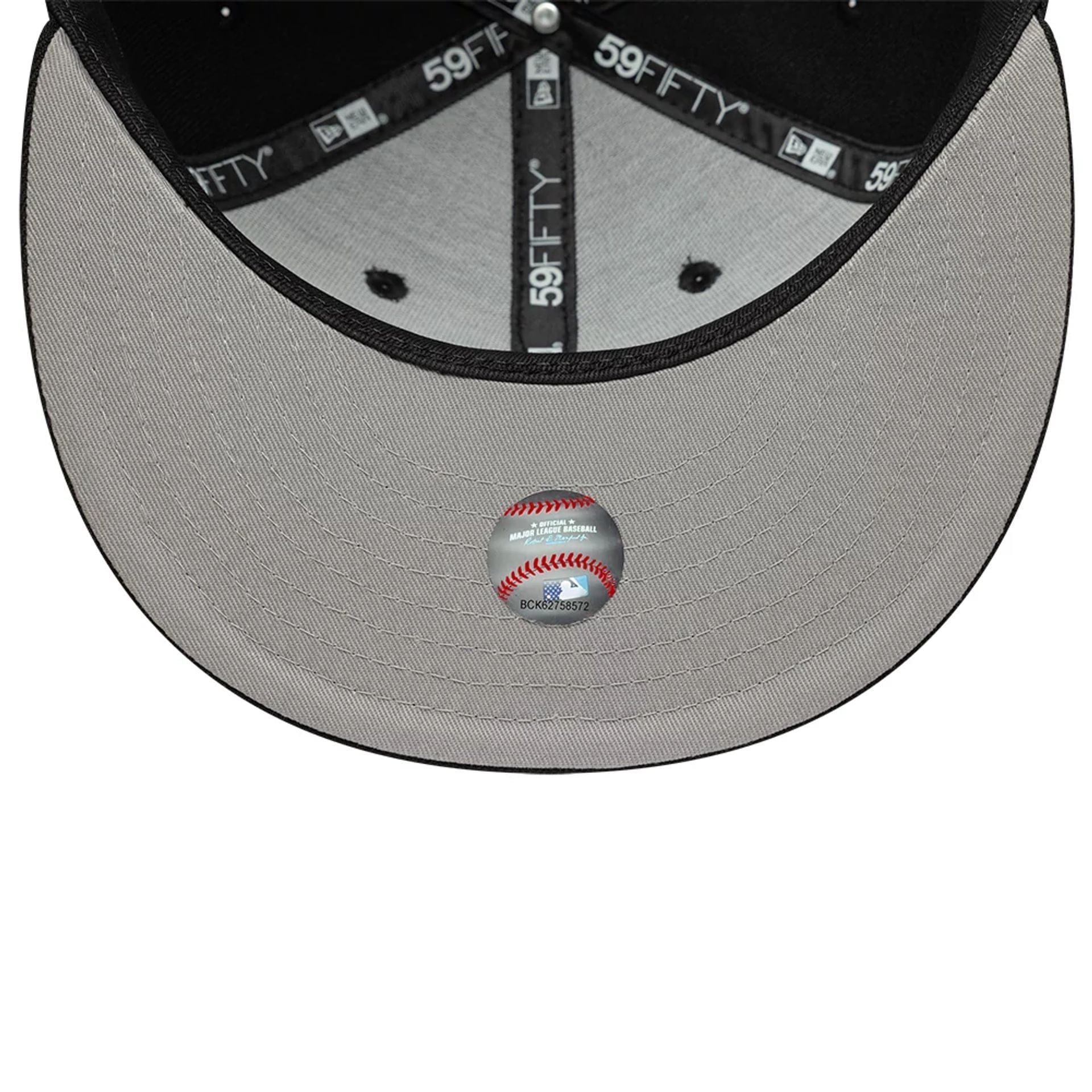 Oakland Athletics MLB Faux Pearl Black 59FIFTY Fitted Cap - Image 2