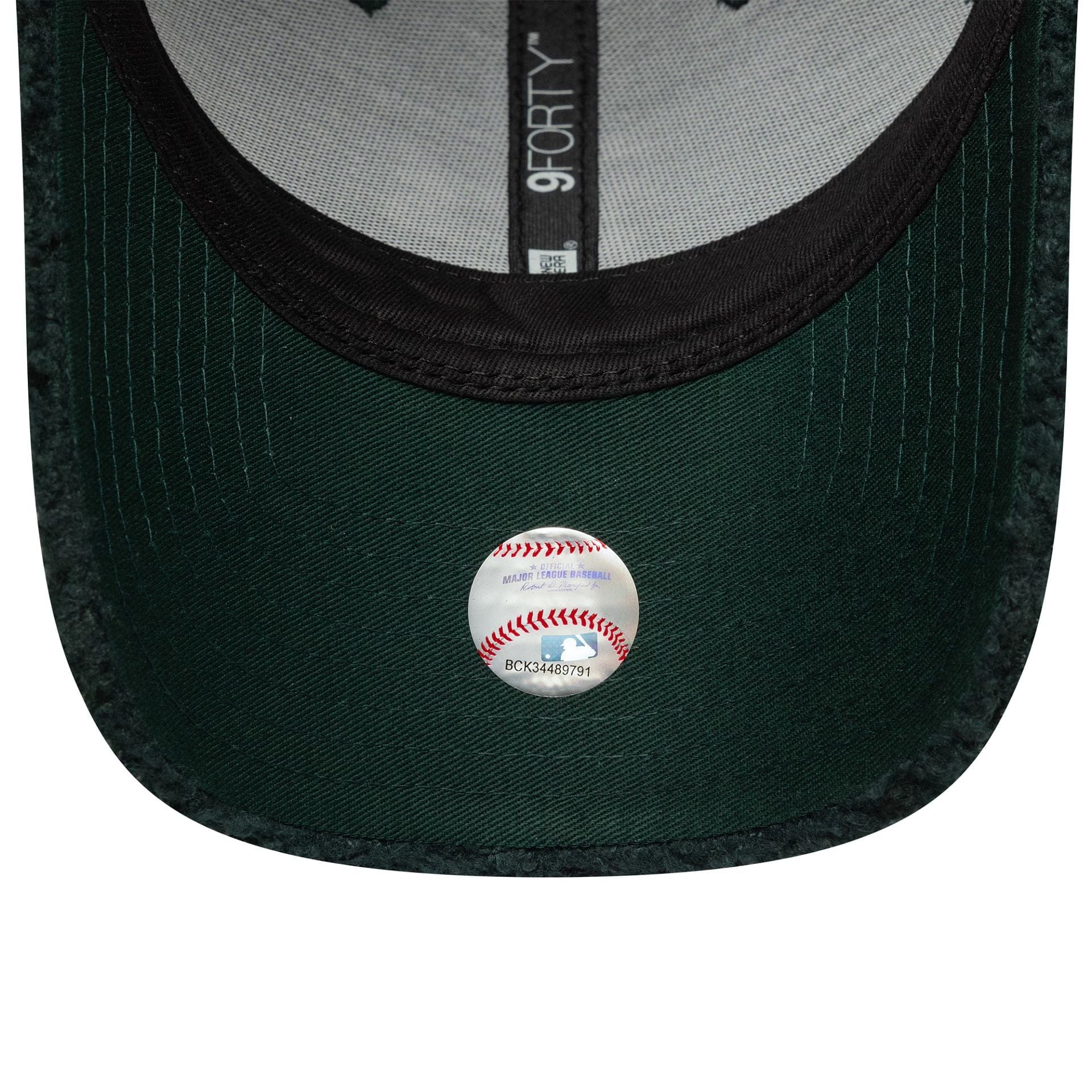 Oakland Athletics MLB Winter Borg Dark Green 9FORTY Adjustable Cap - Image 5