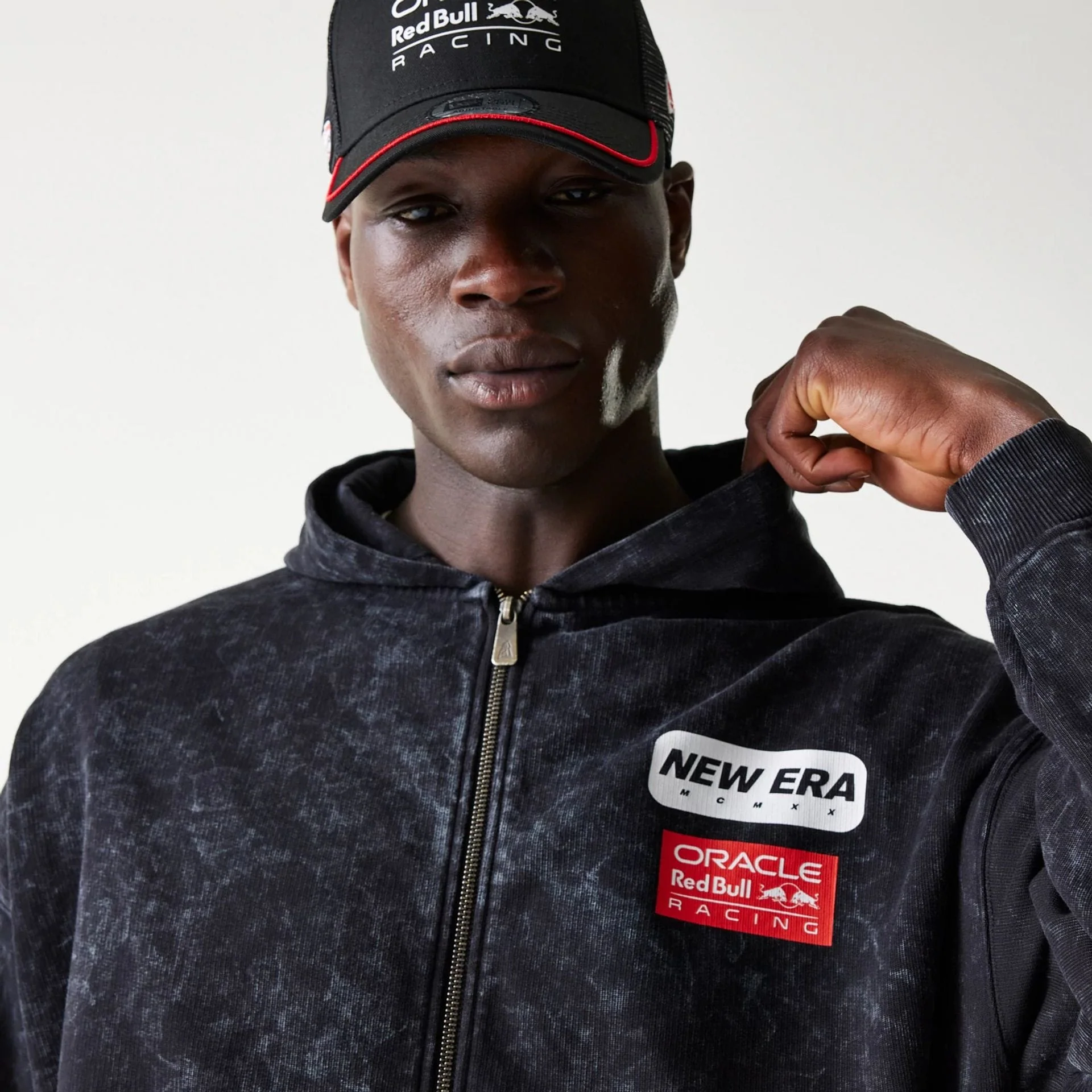 Red Bull Racing Dropped Shoulder Black Dropped Shoulder Full Zip Hoodie - Image 4