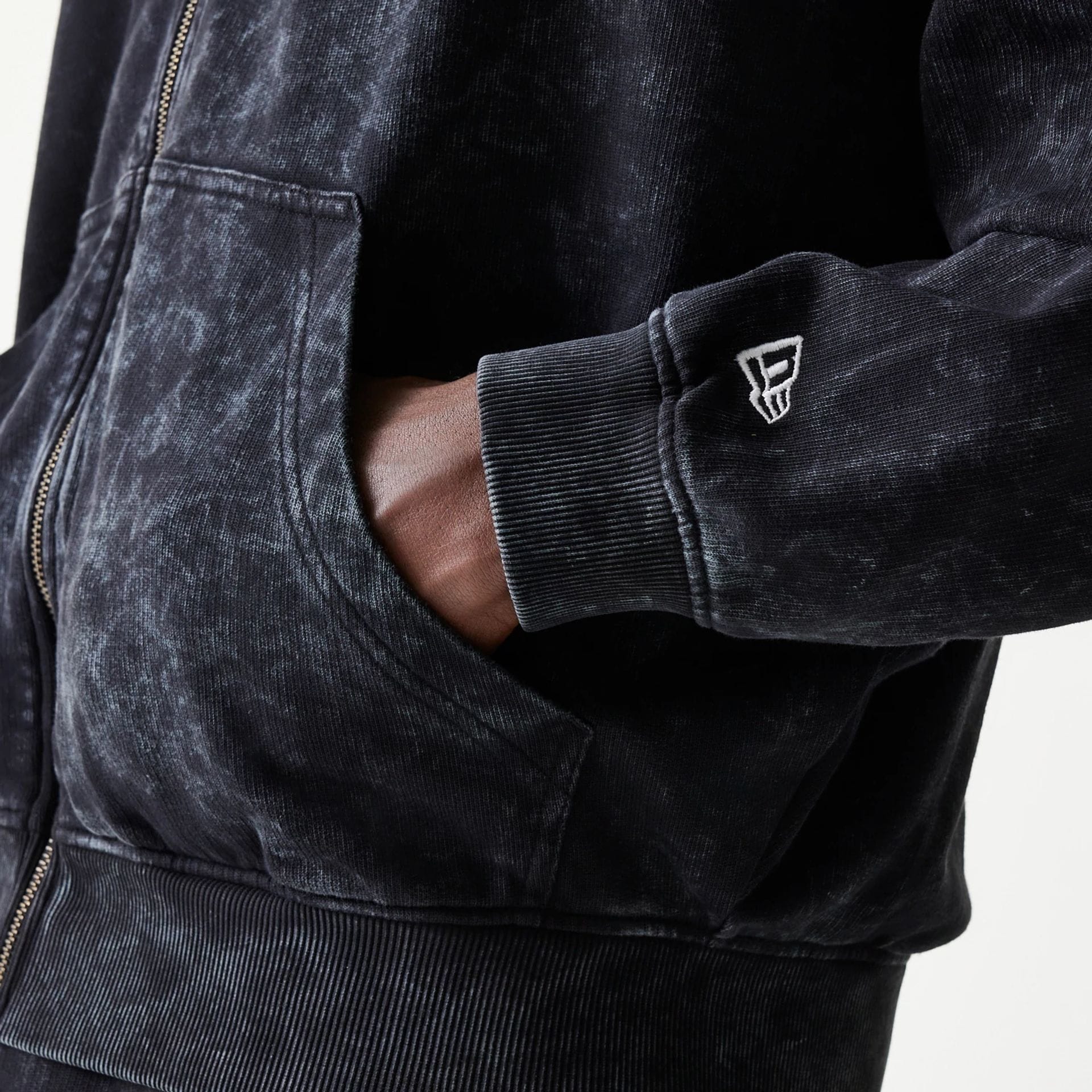 Red Bull Racing Graphic Black Dropped Shoulder Full Zip Hoodie - Image 8