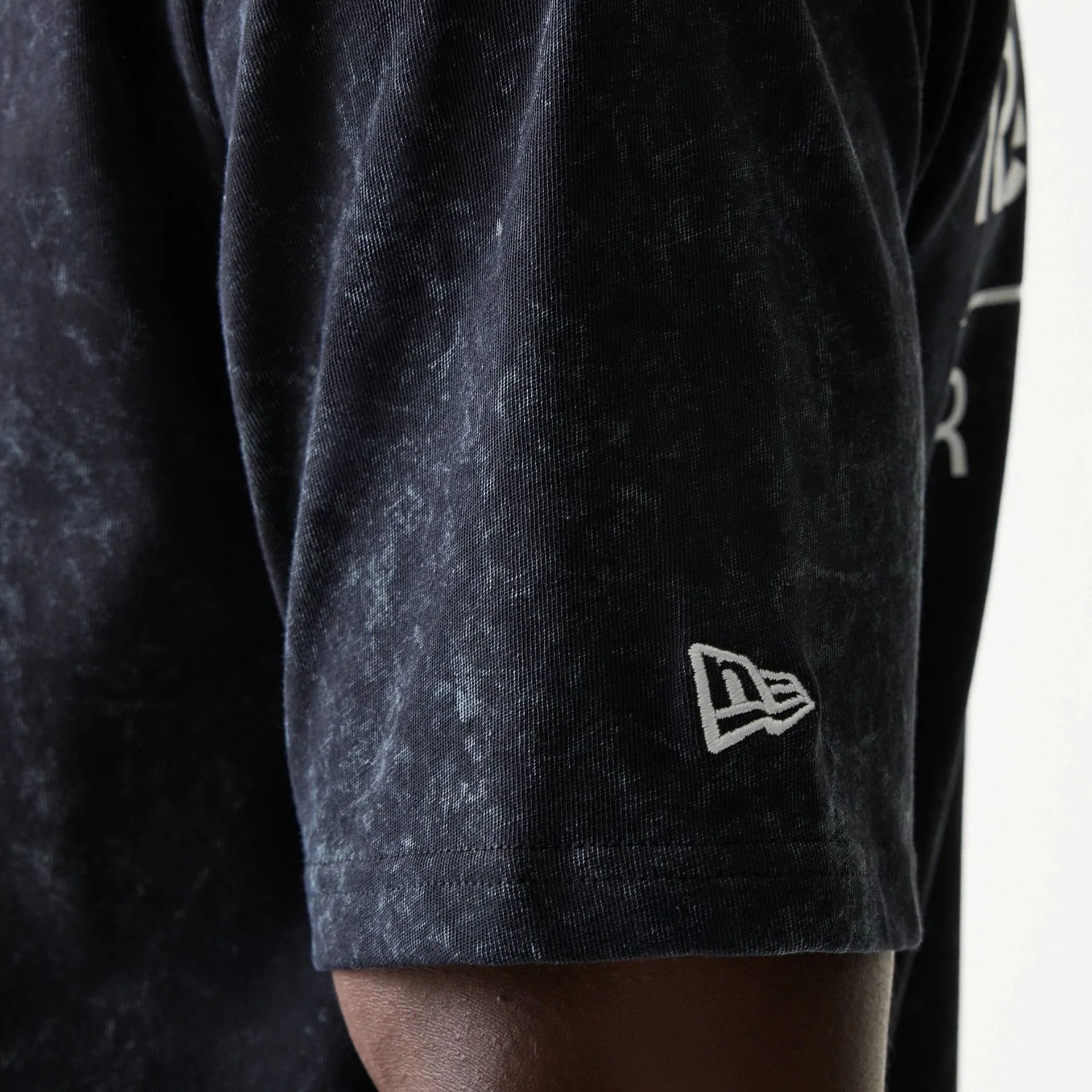 Red Bull Racing Linear Graphic Black Oversized T-Shirt - Image 5