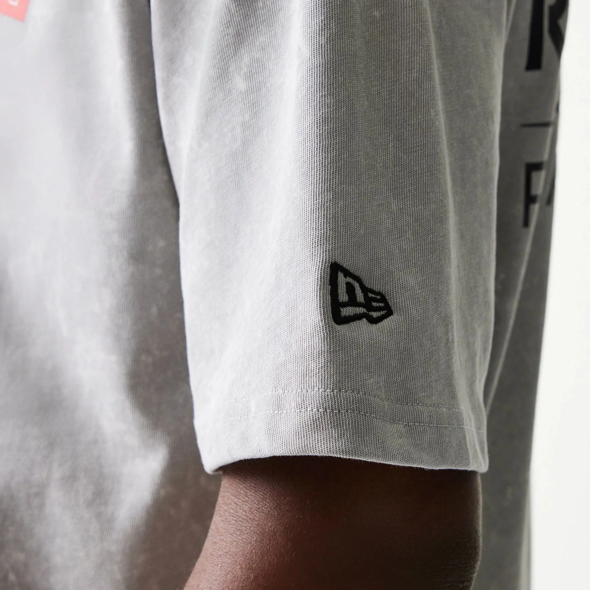 Red Bull Racing Linear Graphic Grey Oversized T-Shirt - Image 5