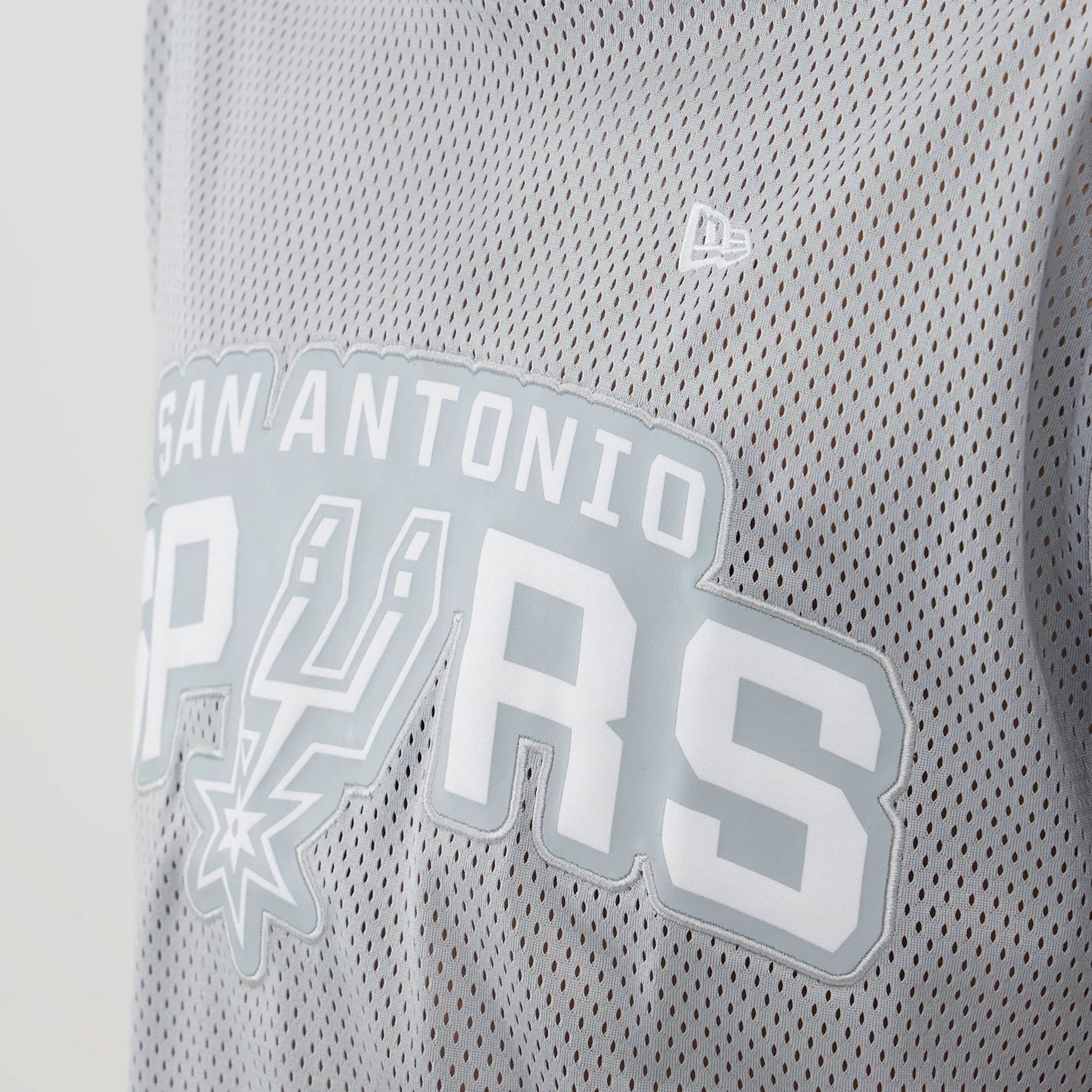 San Antonio Spurs NBA Mesh Grey Oversized T-Shirt - Image 4