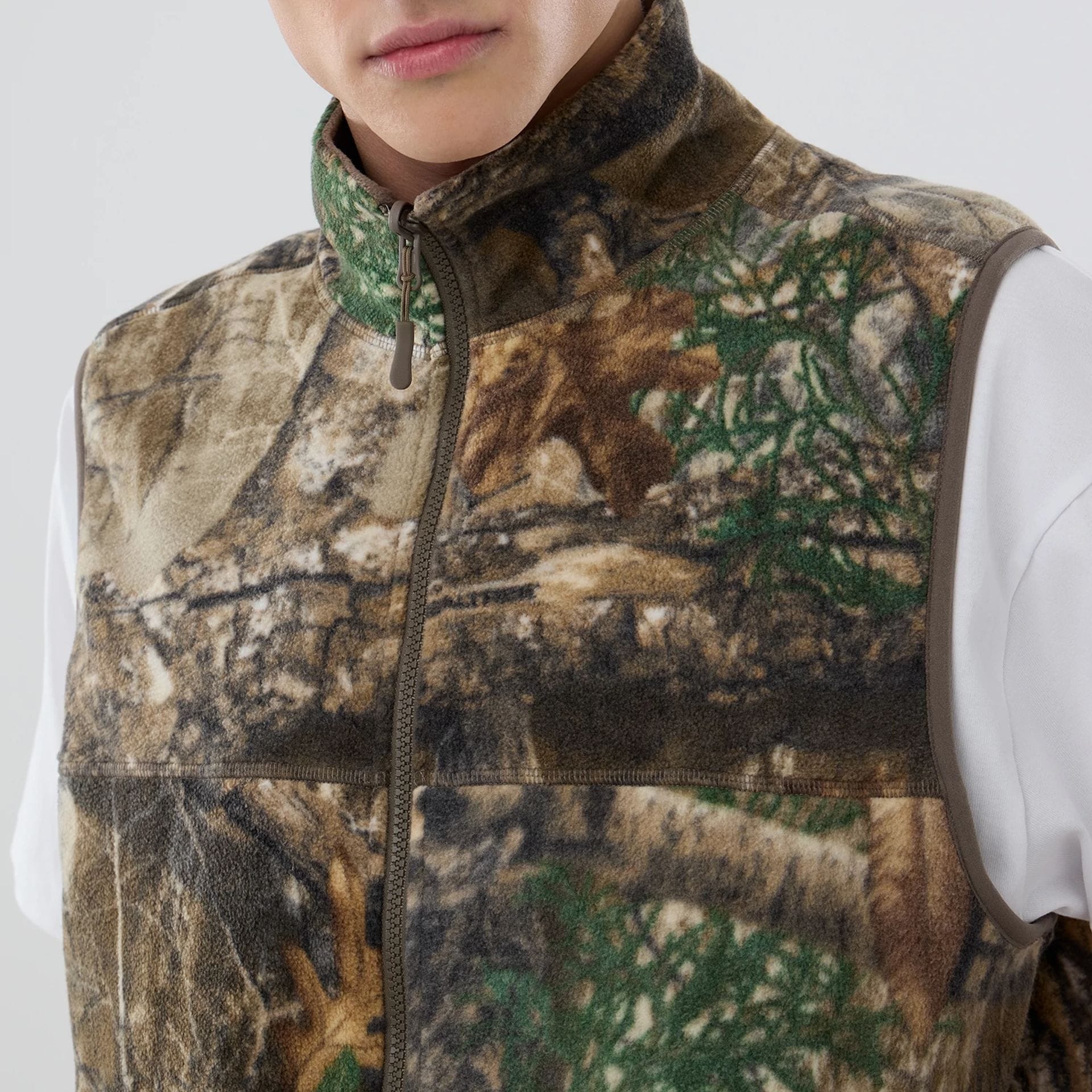 Thisisneverthat X New Era Revolution Fleece Real Tree Vest - Image 3