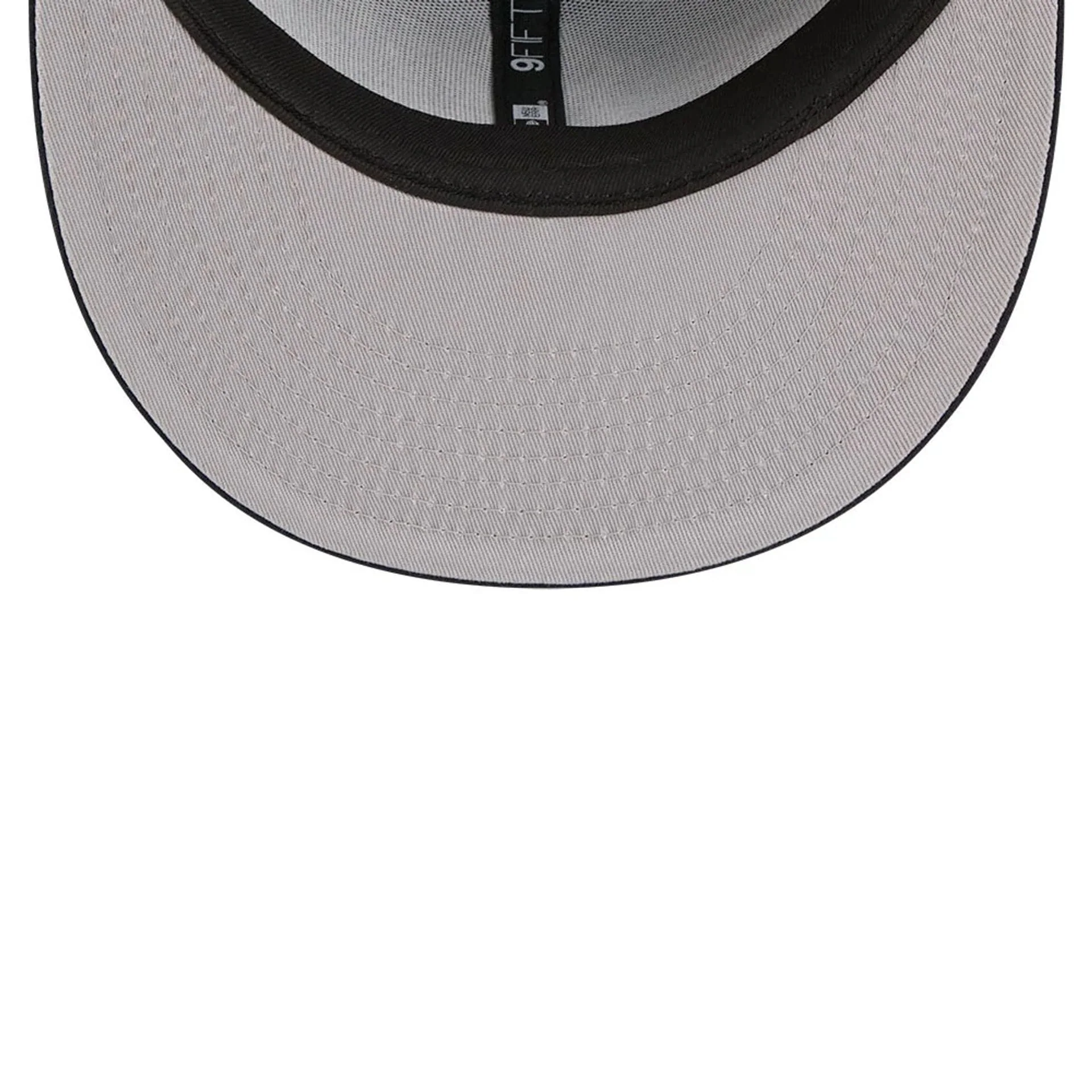 Yankees MLB X Looney Tunes Bugs Bunny Navy 9FIFTY Snapback Adjustable Cap - Image 2